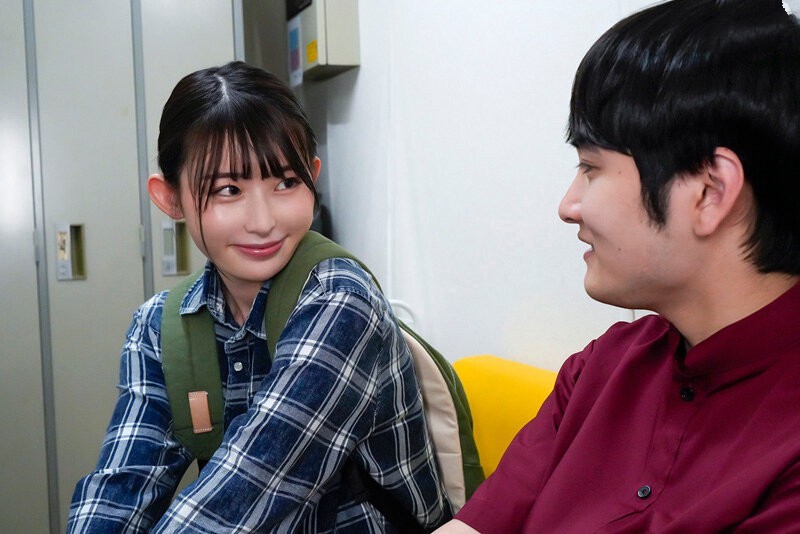 Poster of Cô vợ trẻ vụng trộm cùng cậu trai trẻ khi đi làm thêm vì chồng không thỏa mãn